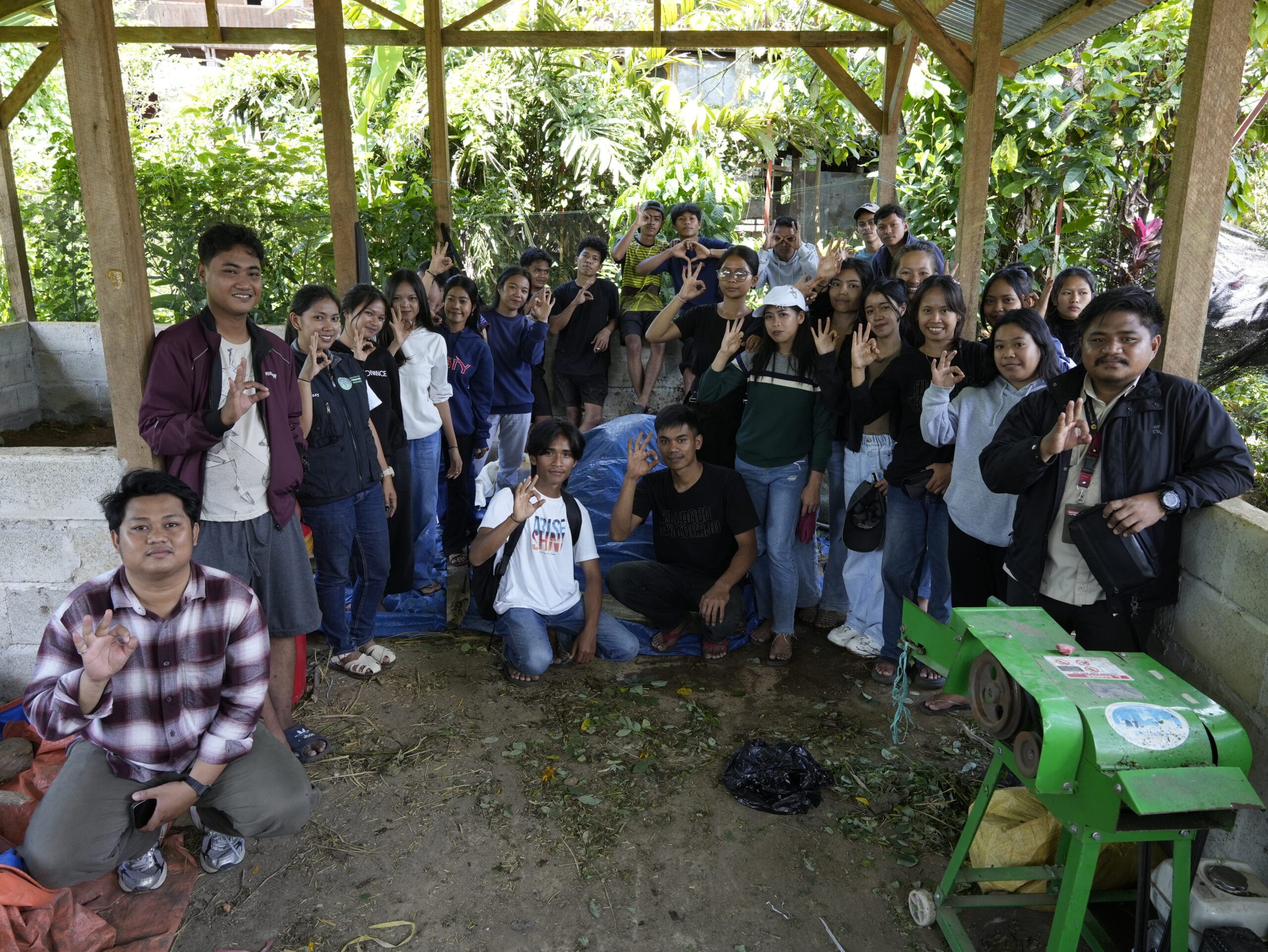 Pelatihan Kompos di Kakondongan Dorong Keterlibatan Mahasiswa Fak. Pertanian UKI Toraja dalam Pertanian Hijau